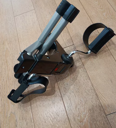 室内运动健身脚踏机手腿部锻炼脚蹬自行车 感...