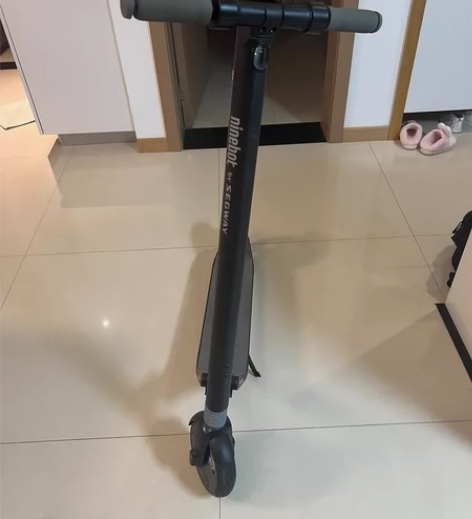 九号平衡车，当时买给家里人上班代步用，18...