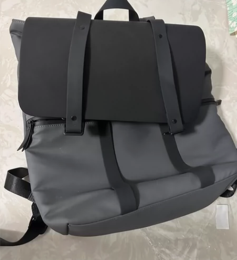 皮质防水防雨电脑包，双肩包 仅外出过一次，...