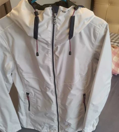 迪卡侬冲锋衣，全新，全新！ 感兴趣的话点“...