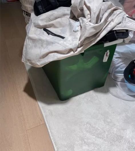 禧天龙储物箱，带轮子，隐轮，大概80升左右...