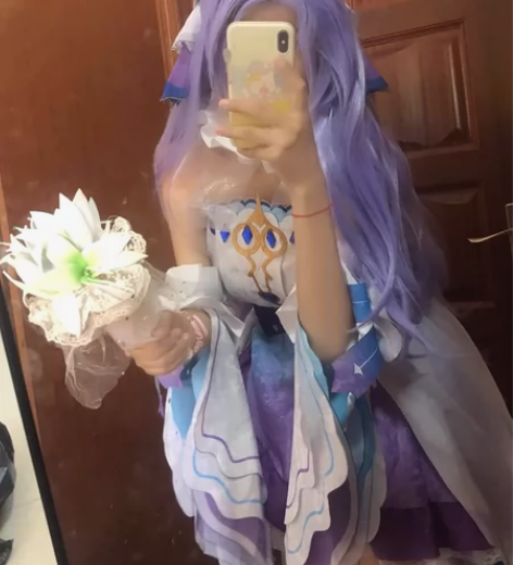 出一套大乔挚爱花嫁cos s码 有配饰皇冠...