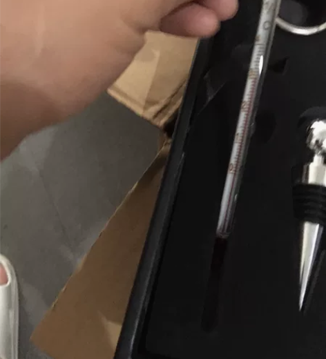 红酒电动开瓶器 全新 诚心出售,需要的老板...