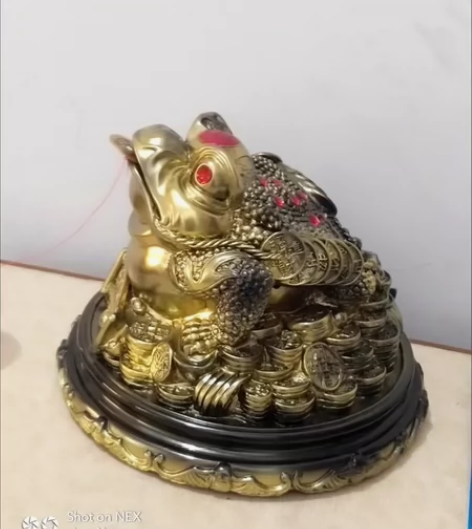 大号招财金蟾摆件客厅家居办公室酒柜装饰品金...