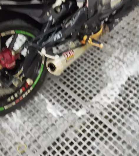 摩托，贝纳利黄龙300，17年的车带abs...