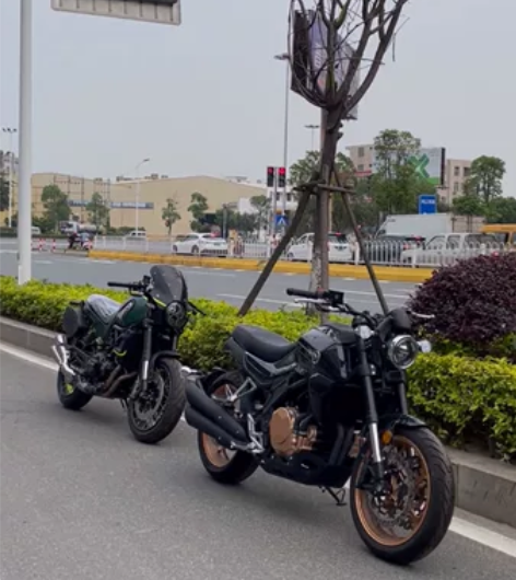 处理三台大排量复古车！幼狮500顶配辐条轮...