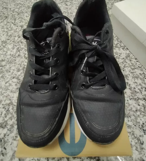 付邮费免费送，双星皮面运动鞋，37码，实体...