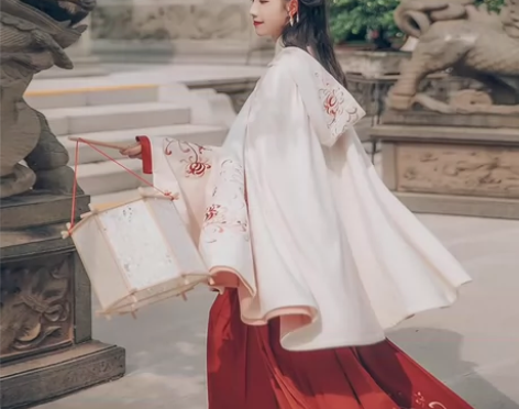 汉尚华莲 芙蓉月 绝版 斗篷 仅试穿