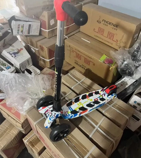 凤凰儿童滑板车涂鸦款全新库存适合1-12岁...