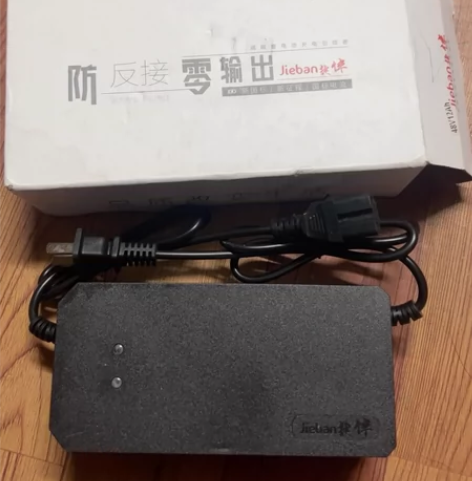 铅酸电池充电器48v12Ah，全新 感兴趣...