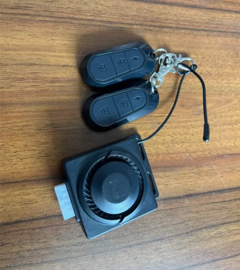 新款小摩芯智能电动车防盗器 [灯泡]支持传...