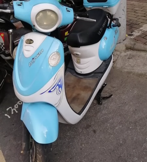 二手电动车绿源品牌小车代步，48v12安电...