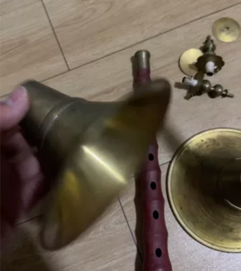 C调唢呐平均孔杆 材质不详 实物拍摄 纯黄...