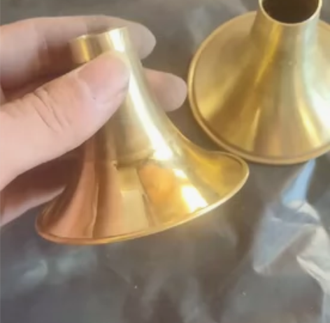 两只小唢呐碗，喇叭小口2.3大口8.5高6...