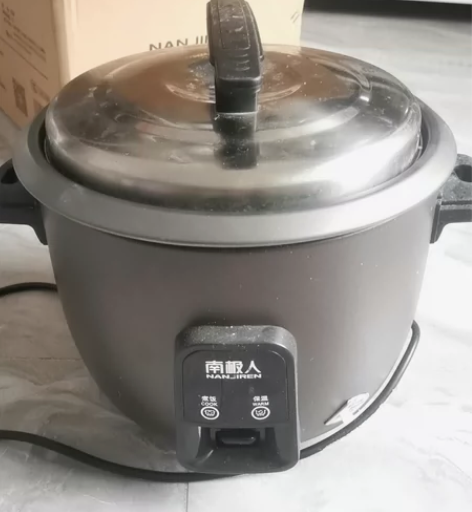 南极人电饭锅，用过几次，几乎全新，型号HT...