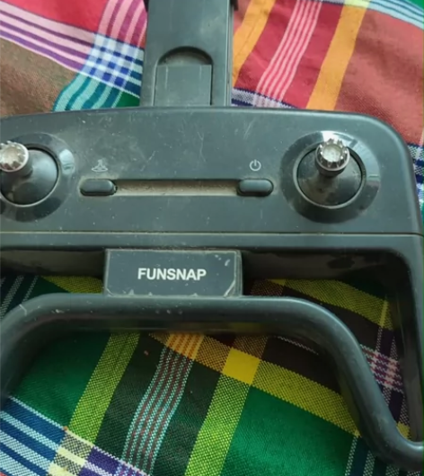 逗映迷你折叠无人机遥控器，闲置配件，开机正...