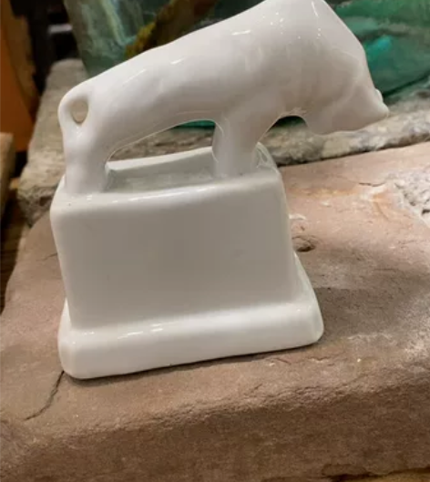 老货白瓷牛摆件，牛气冲天。包老保真，案头茶...