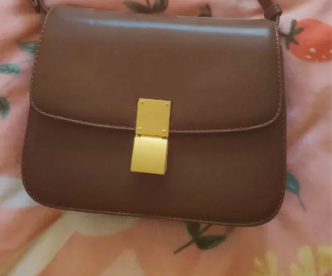 出包包，质量好不糊弄，给自己屋子腾地方现低...