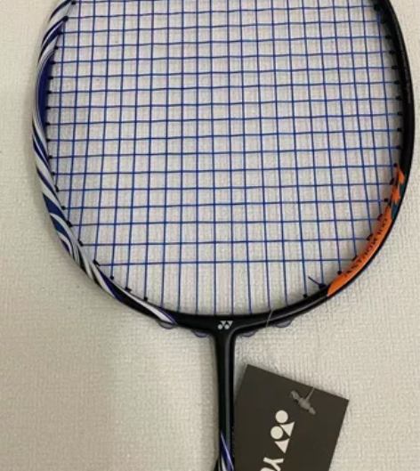 【全新闲置】原价一千多尤尼克斯羽毛球拍低价...