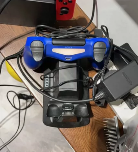 出PS4 pro 1T，2019年购入，9...