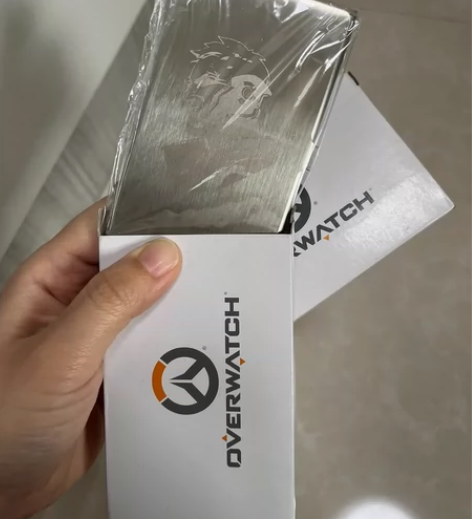 暴雪守望先锋士兵76名片盒 全新。仅一个?...