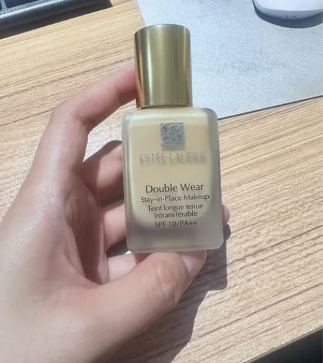 雅诗兰黛粉底液 30 毫升正装 余量大概剩...