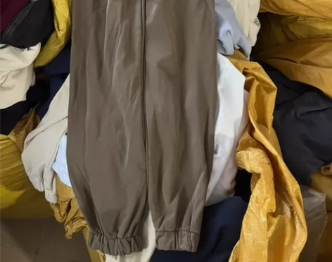 bm浅棕色卫裤咖啡色裤长99 感兴趣的话点...