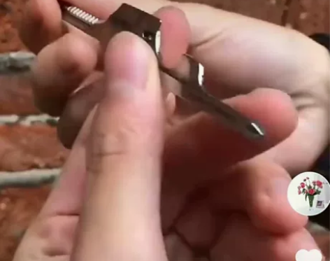 【限购一个】亏本处理迷你钥匙扣多功能户外创...