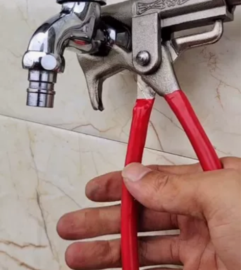 处理万能锤钳子多用铁锤榔头木工锤起钉锤管钳...