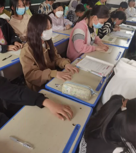 求键盘捐助 地址:河南省新蔡县三里湾小学 ...
