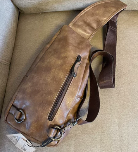 出闲置全新侧身包（蒂梵森真皮牌子货）原价买...