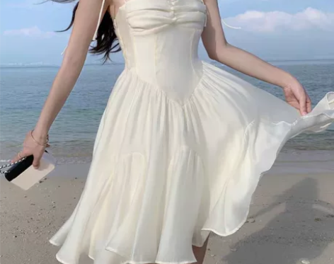 法式白色收腰公主蓬蓬吊带连衣裙女夏季性感海...
