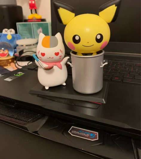 猫老师小手办一对 感兴趣的话点“我想要”和...