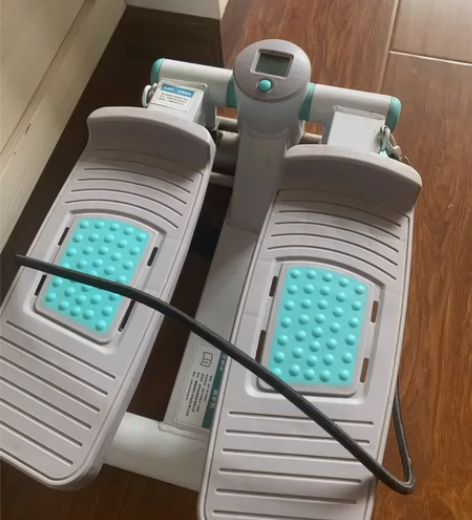 家用踏步机，一直在家放着，不用了，低价出。...