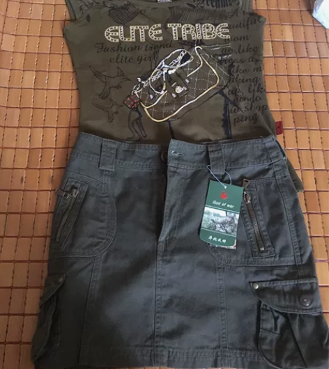 军旅风T恤短裙一套，妈妈当地实体店买给我的...