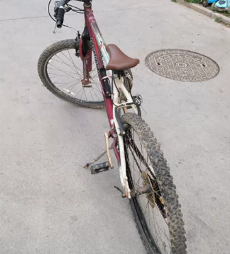 迪卡侬老款山地车rr5.2，应该是合金车架...