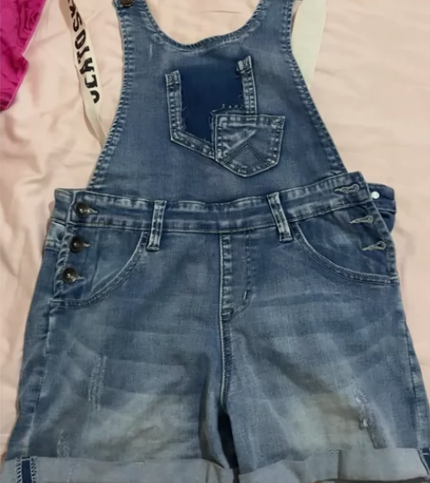 商场买的背带牛仔裤 155码 低价出 感兴...