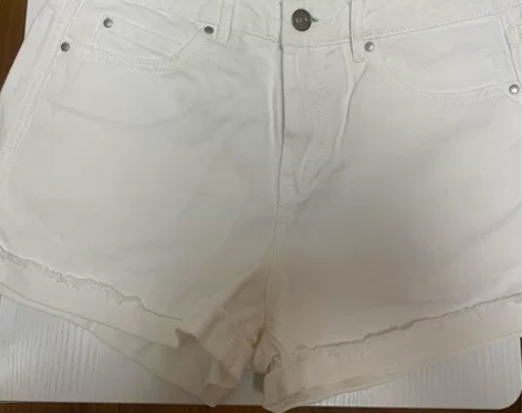 only 白色牛仔短裤 八成新