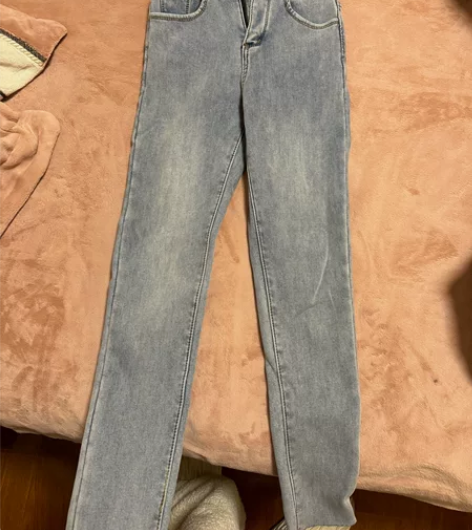 高腰加绒牛仔裤s码，100斤以内去穿。买的...