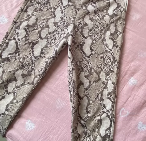 先到先得 全新H＆M 女装通勤休闲裤女蛇纹...