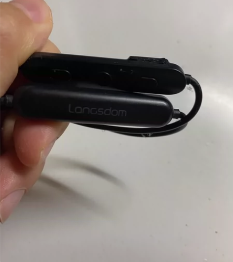 出售闲置耳机 音质嘎嘎好 半入耳式耳机 感...