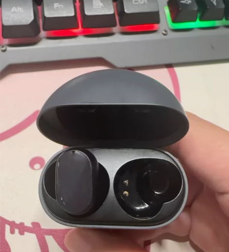 出红米airdots 3pr耳机仓加左耳,...