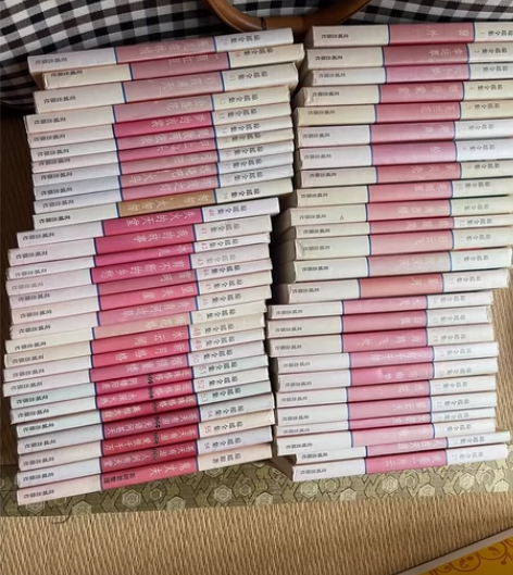 琼瑶小说全集共57册，搬家处理。 感兴趣的...