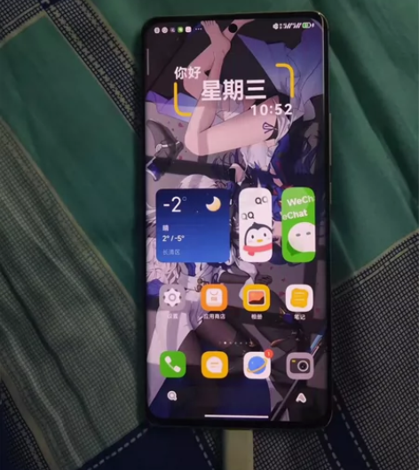 小米12spro，白色，屏幕细微划痕，激活...