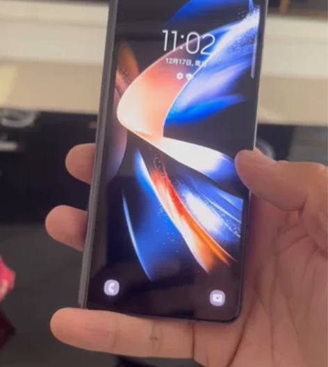 三星Fold4.美版256可以改双卡。瑕疵...