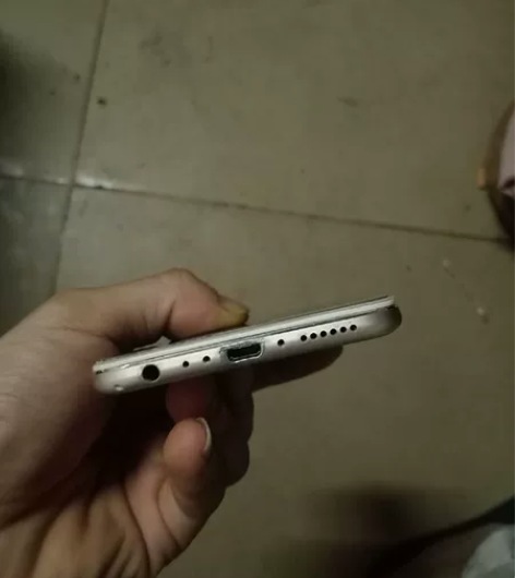 vivo x9i 原装机    屏幕不显示...