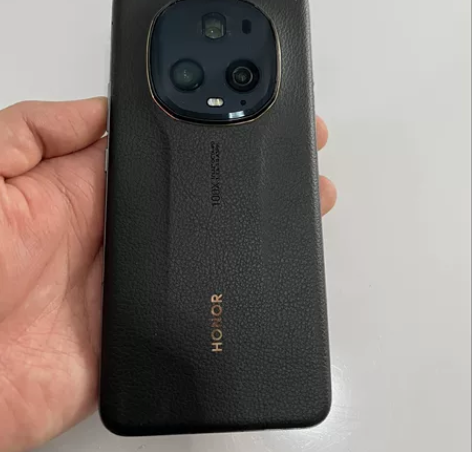 荣耀magic5至臻 纯原无拆修 唯一瑕疵...