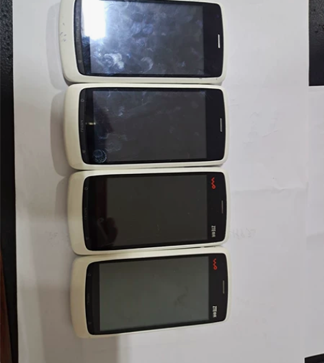 四台中兴手机出售，价格便宜 感兴趣的话点“...