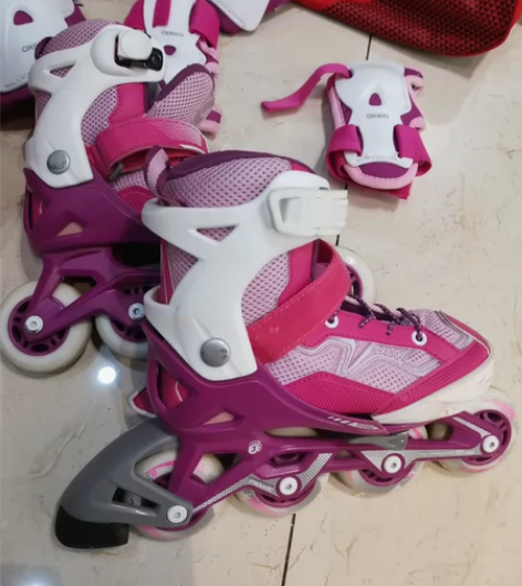 迪卡侬直排滑轮鞋旱冰鞋实体店购买（非常新）...