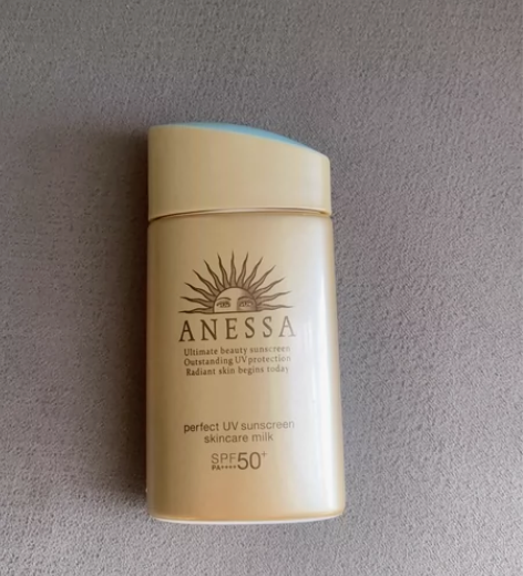 安耐晒防晒 正品，余量如图剩余2/3以上A...